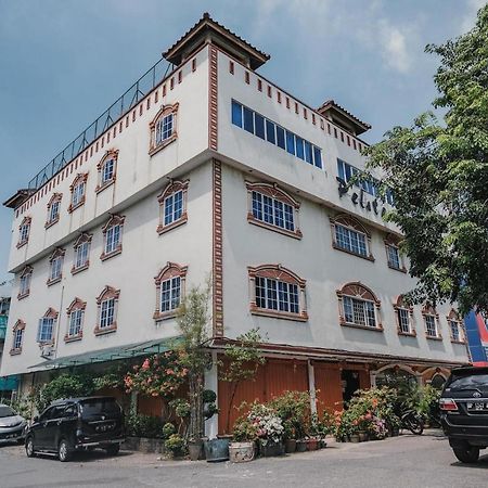 Reddoorz Near Nagoya Hill Mall Batam 5 Ngoại thất bức ảnh