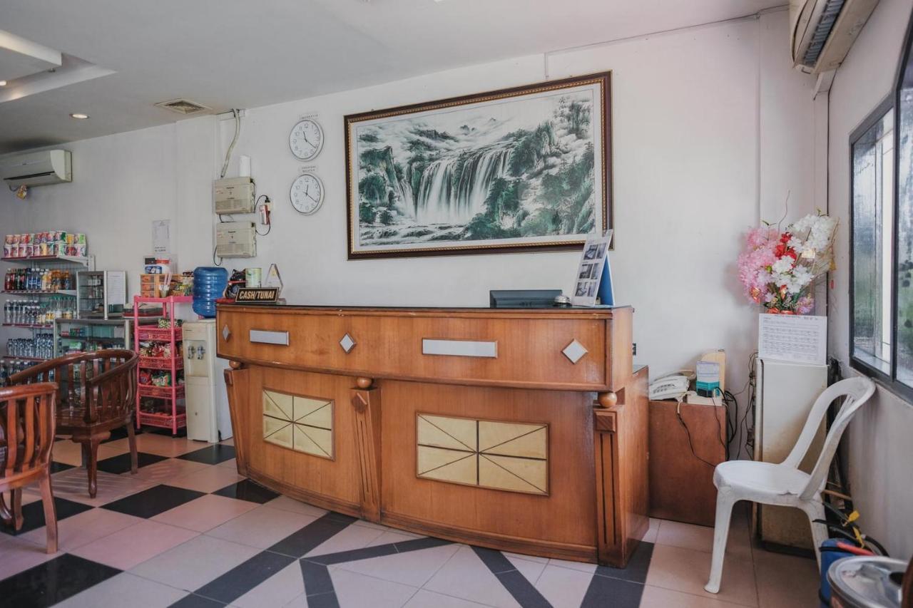 Reddoorz Near Nagoya Hill Mall Batam 5 Ngoại thất bức ảnh