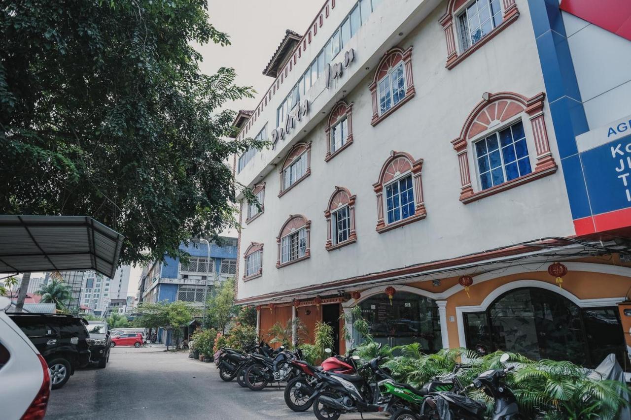 Reddoorz Near Nagoya Hill Mall Batam 5 Ngoại thất bức ảnh