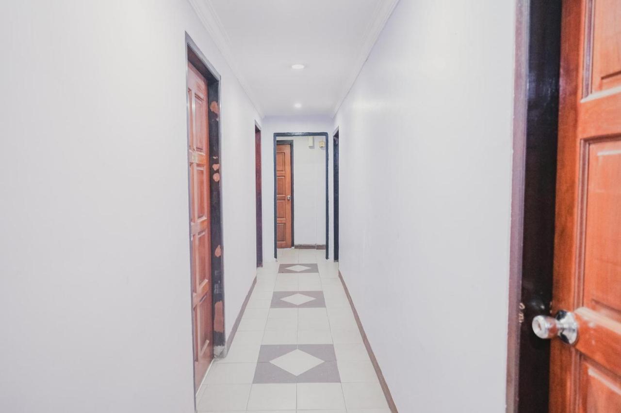 Reddoorz Near Nagoya Hill Mall Batam 5 Ngoại thất bức ảnh