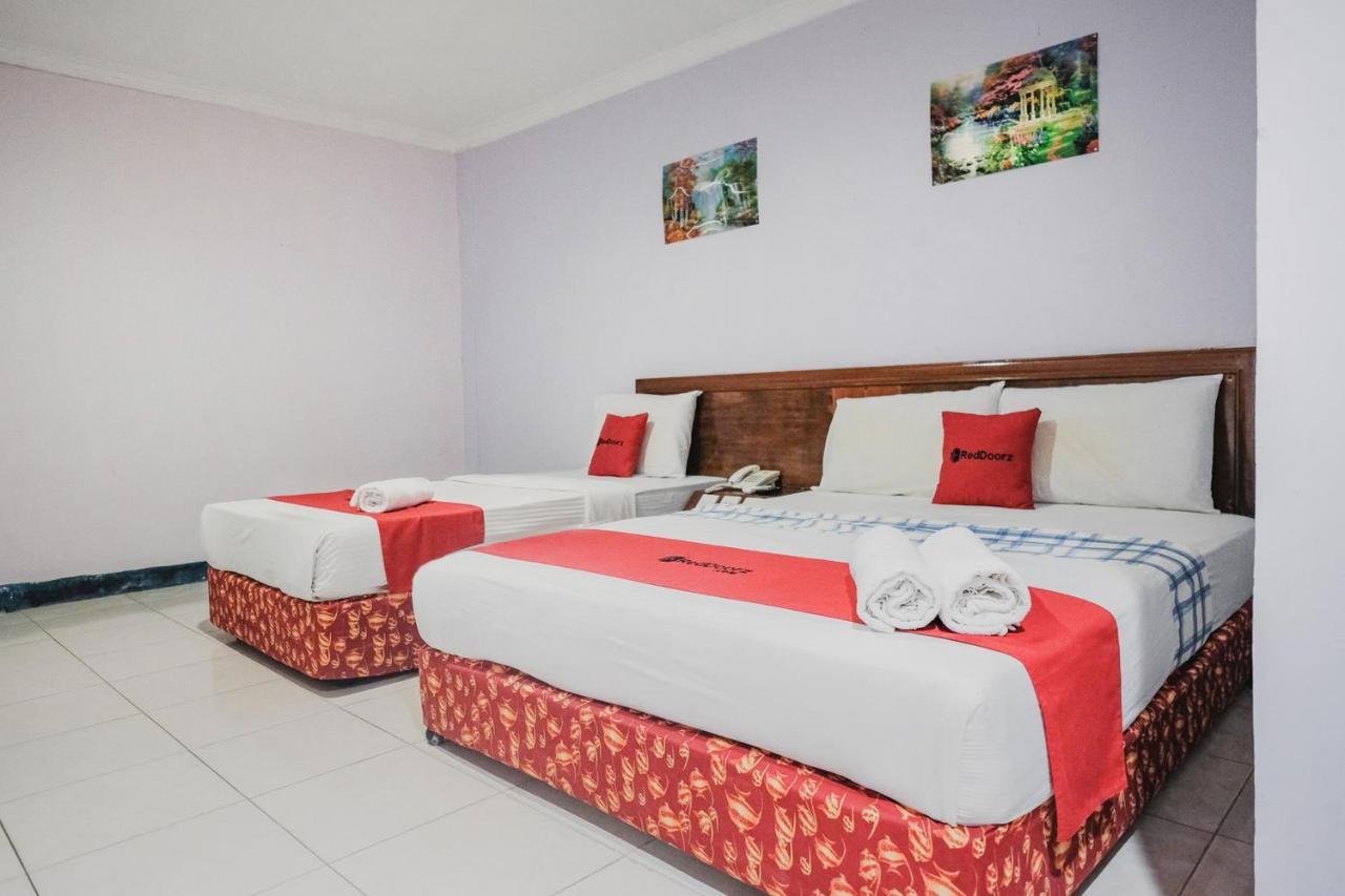 Reddoorz Near Nagoya Hill Mall Batam 5 Ngoại thất bức ảnh