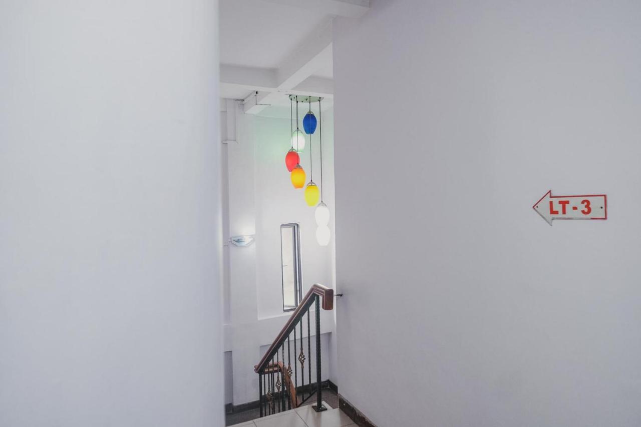 Reddoorz Near Nagoya Hill Mall Batam 5 Ngoại thất bức ảnh
