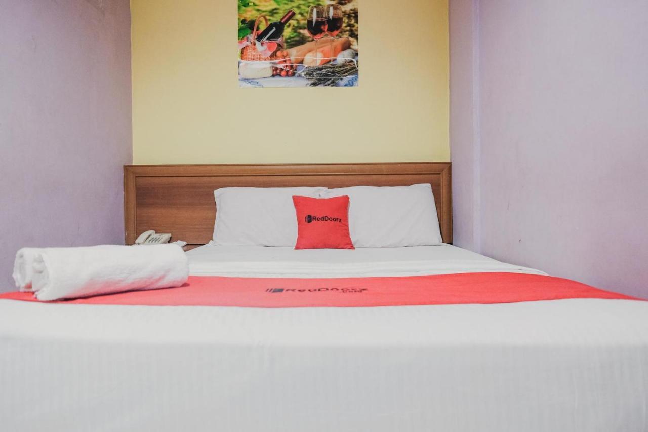 Reddoorz Near Nagoya Hill Mall Batam 5 Ngoại thất bức ảnh