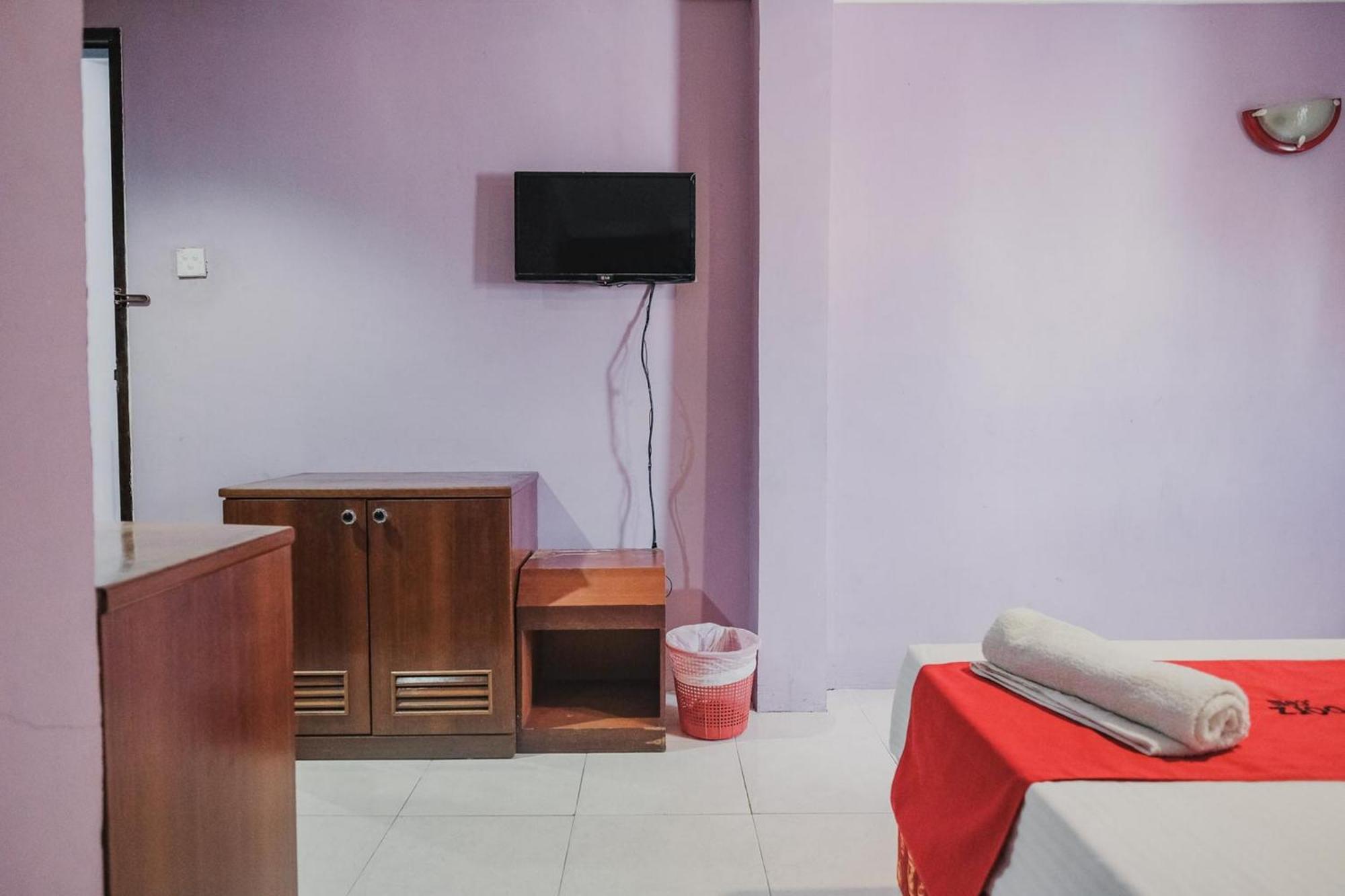 Reddoorz Near Nagoya Hill Mall Batam 5 Ngoại thất bức ảnh